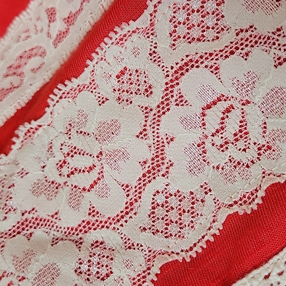 Kimchi Blue Lace Zip Tank - Picture 6 of 9